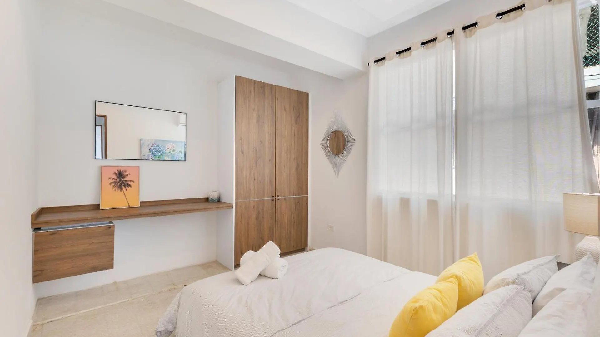 Amazing Group Home Near Beach, Nightlife For 18 산후안 빌라