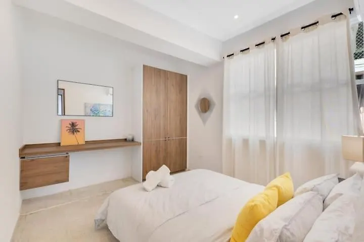 Amazing Group Home Near Beach, Nightlife For 18 San Juan Villa