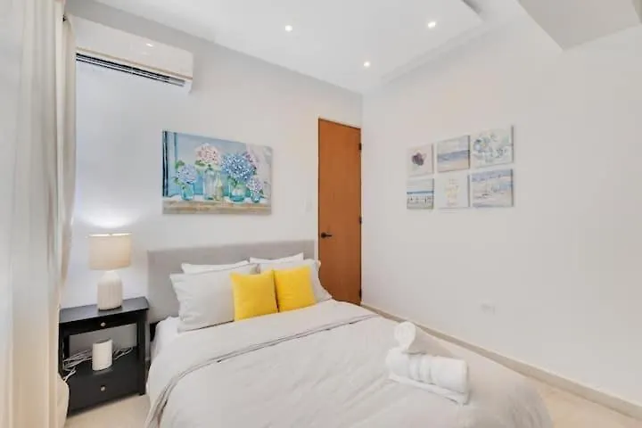 Villa Amazing Group Home Near Beach, Nightlife For 18 San Juan